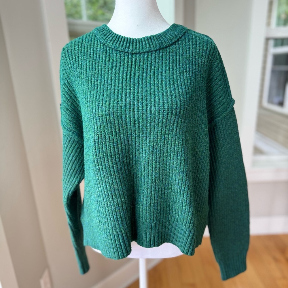 American Eagle Heather Green Cropped Crewneck Ribbed Sweater Size Medium
